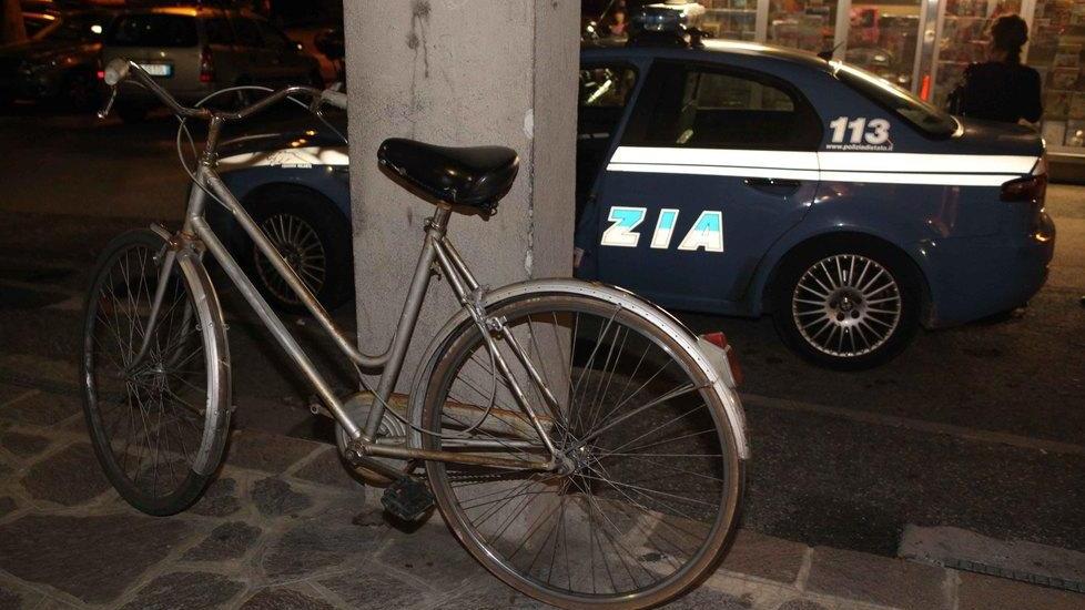 Agente ferito per la bici 21enne patteggia due anni