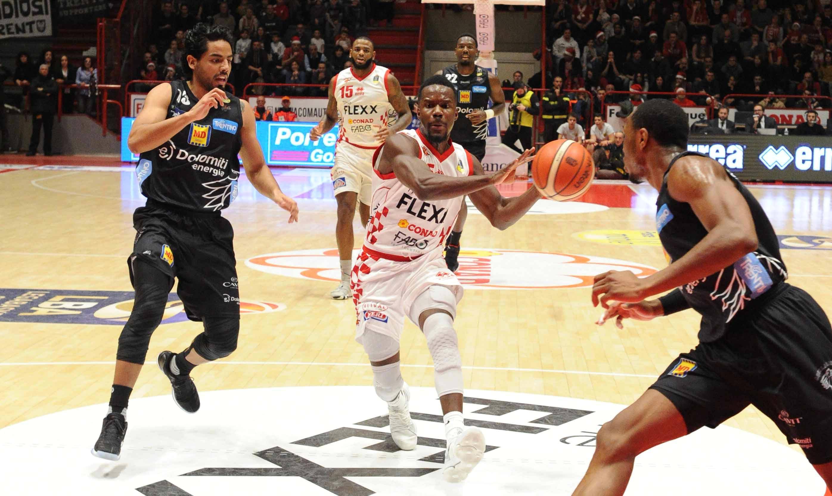 Non bastano i punti di Ron Moore a una The Flexx troppo spenta