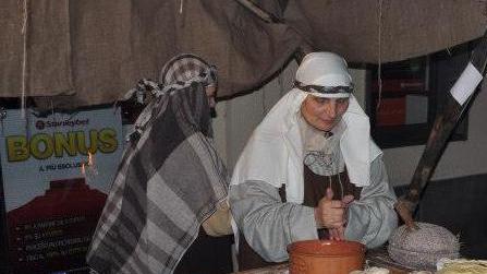 Ventotto presepi in mostra nel chiesino e uno vivente a Iolo
