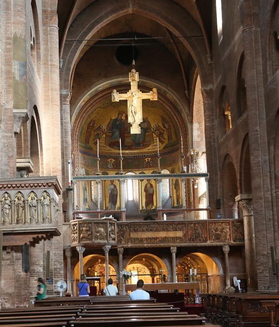 Lavori in corso, Duomo a mezzo servizio