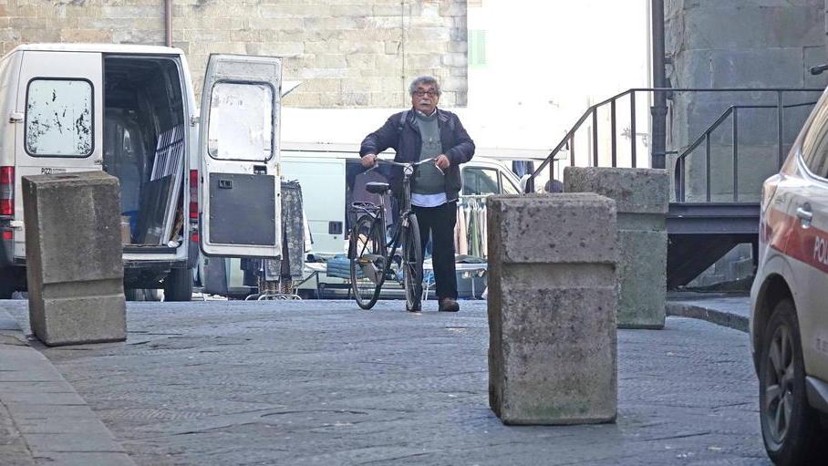 Blocchi di cemento e fioriere contro gli attentati terroristici