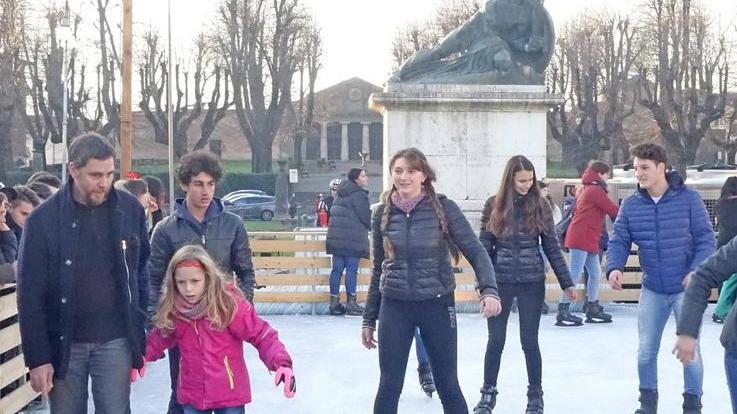 Un Natale sui pattini in piazza San Francesco