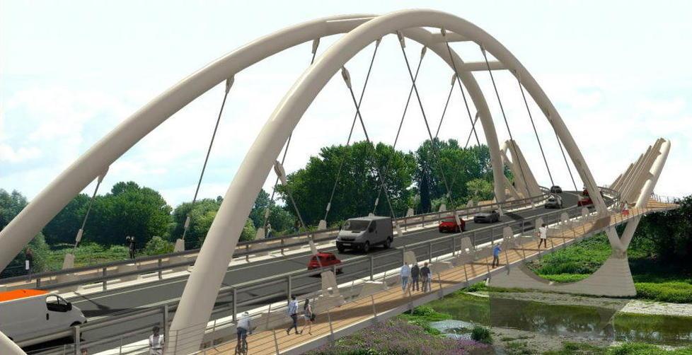 Sotto l’albero i fondi per il nuovo ponte sul fiume Serchio 