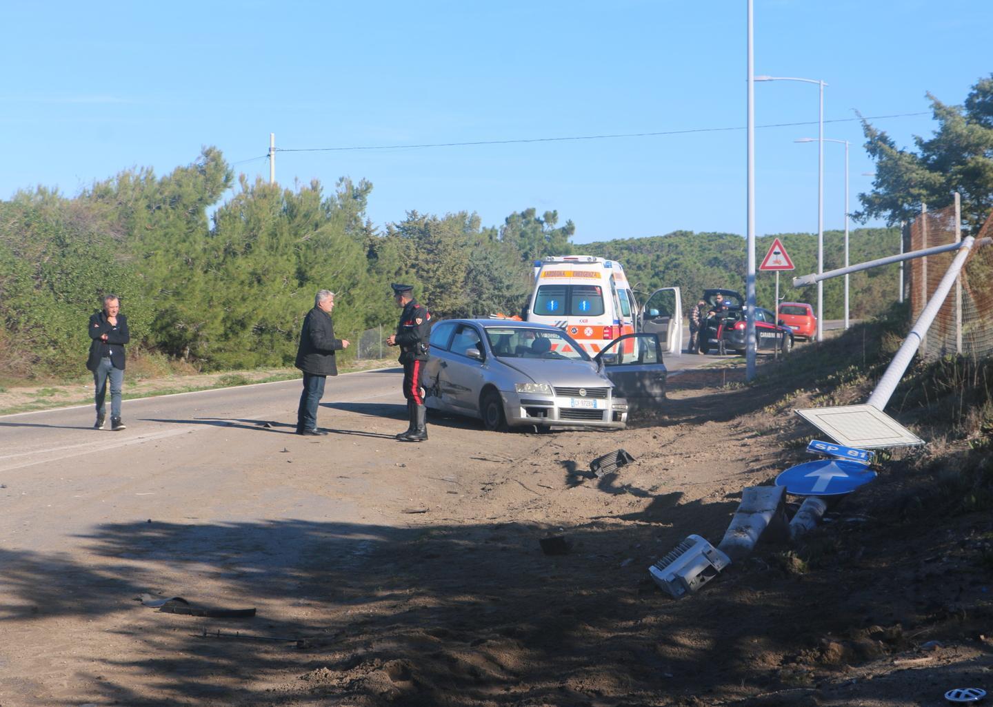 Scontro tra due auto: un ferito