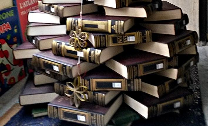 Un albero della cultura fatto di libri