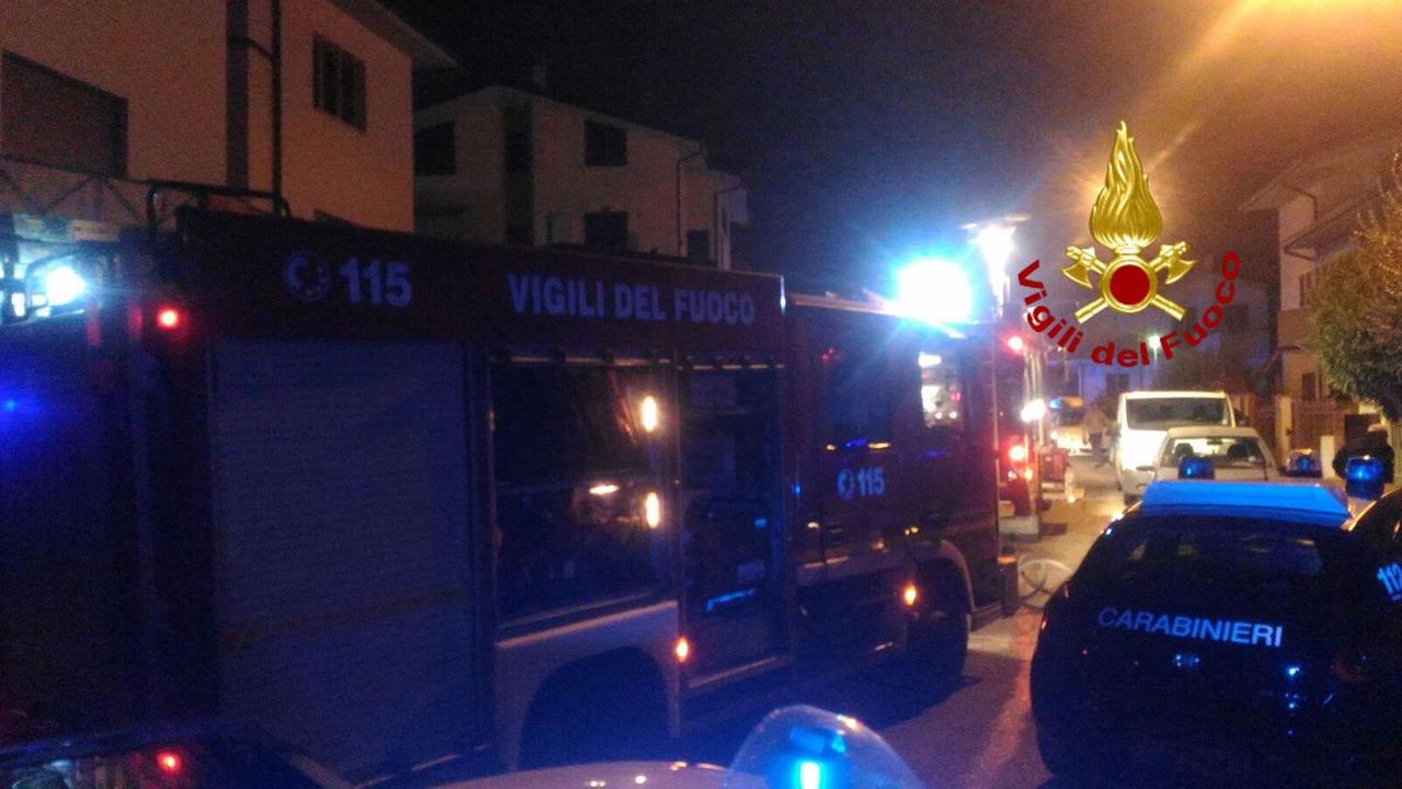 Tragedia nella notte di Natale: muore una donna tra le fiamme