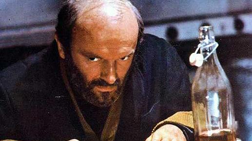 Omero Antonutti in una scena del film Padre Padrone