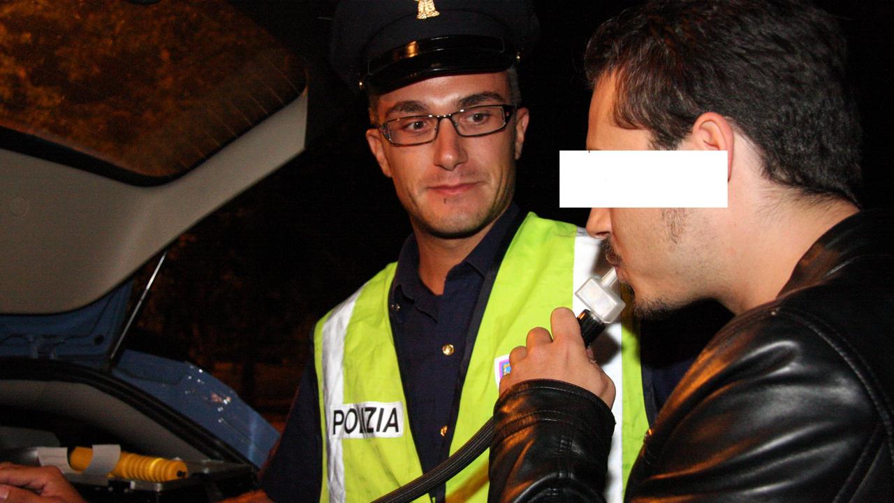 Un alcoltest effettuato dalla polizia