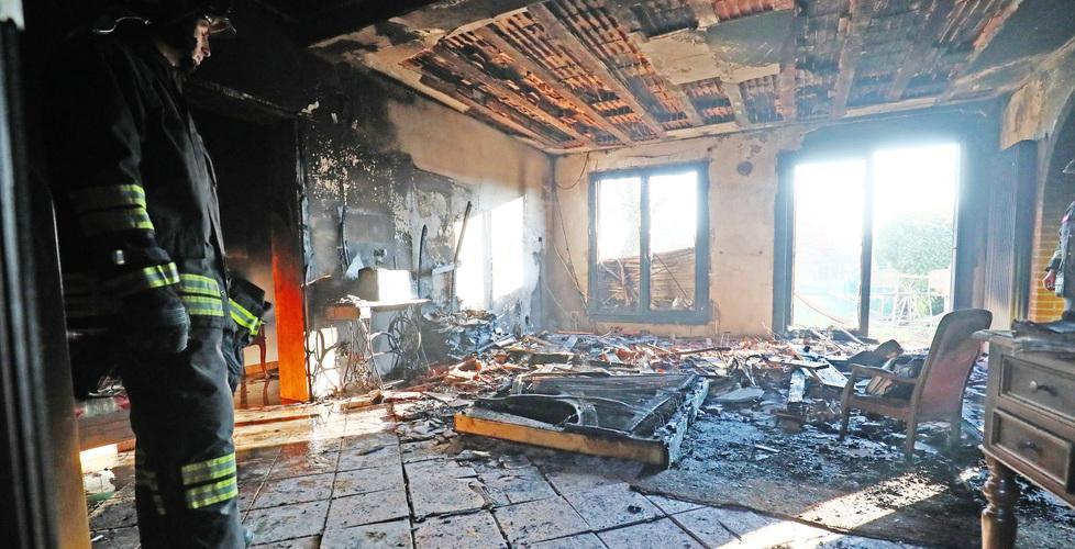 Ragazzi fuori pericolo dopo l’incendio 