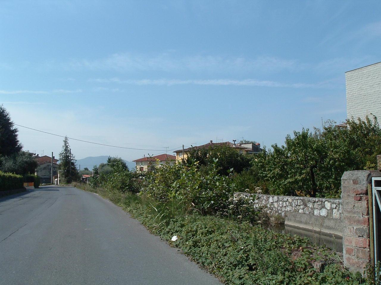 Un tratto di via dell'Acquacalda (foto d'archivio)