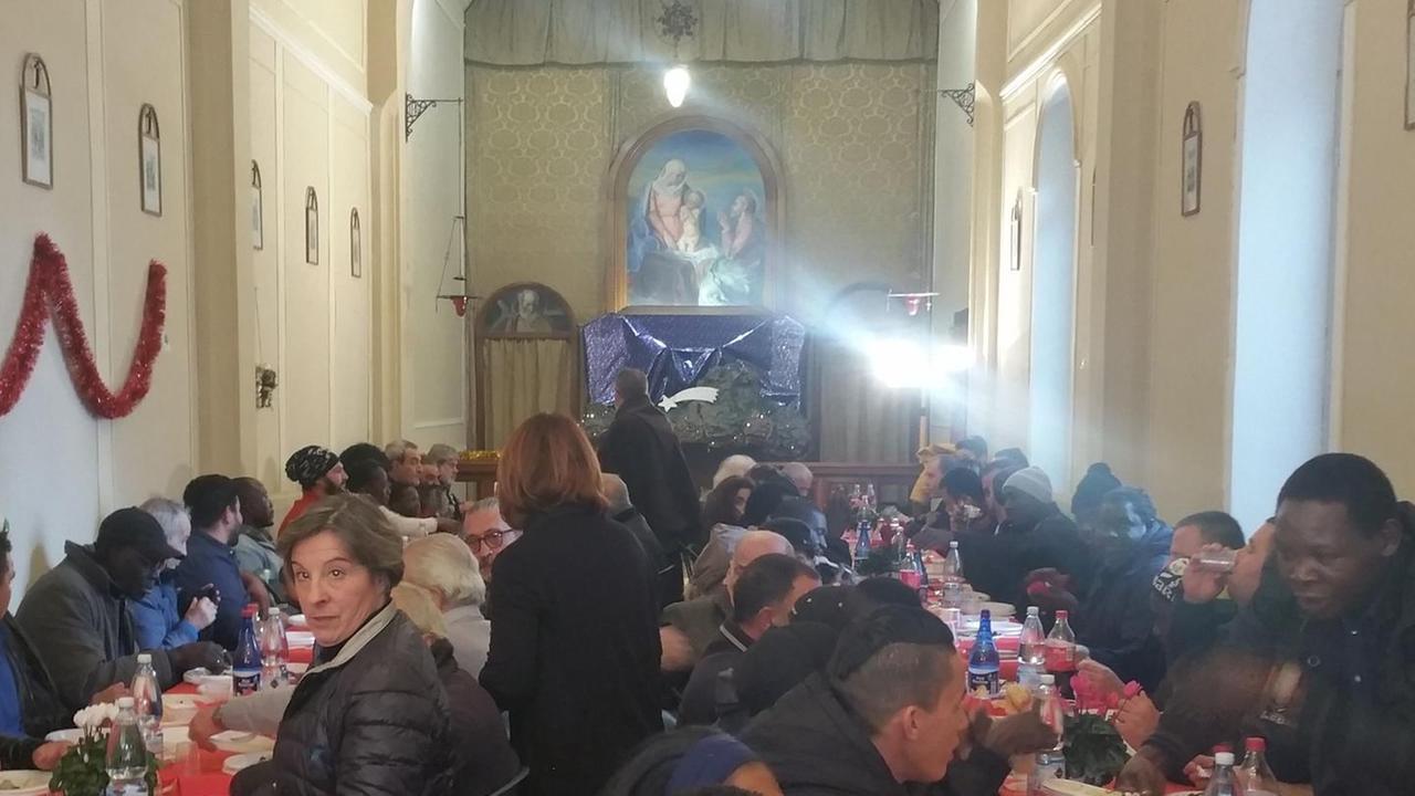 Per Natale il vescovo di Sassari apre le porte ai poveri 
