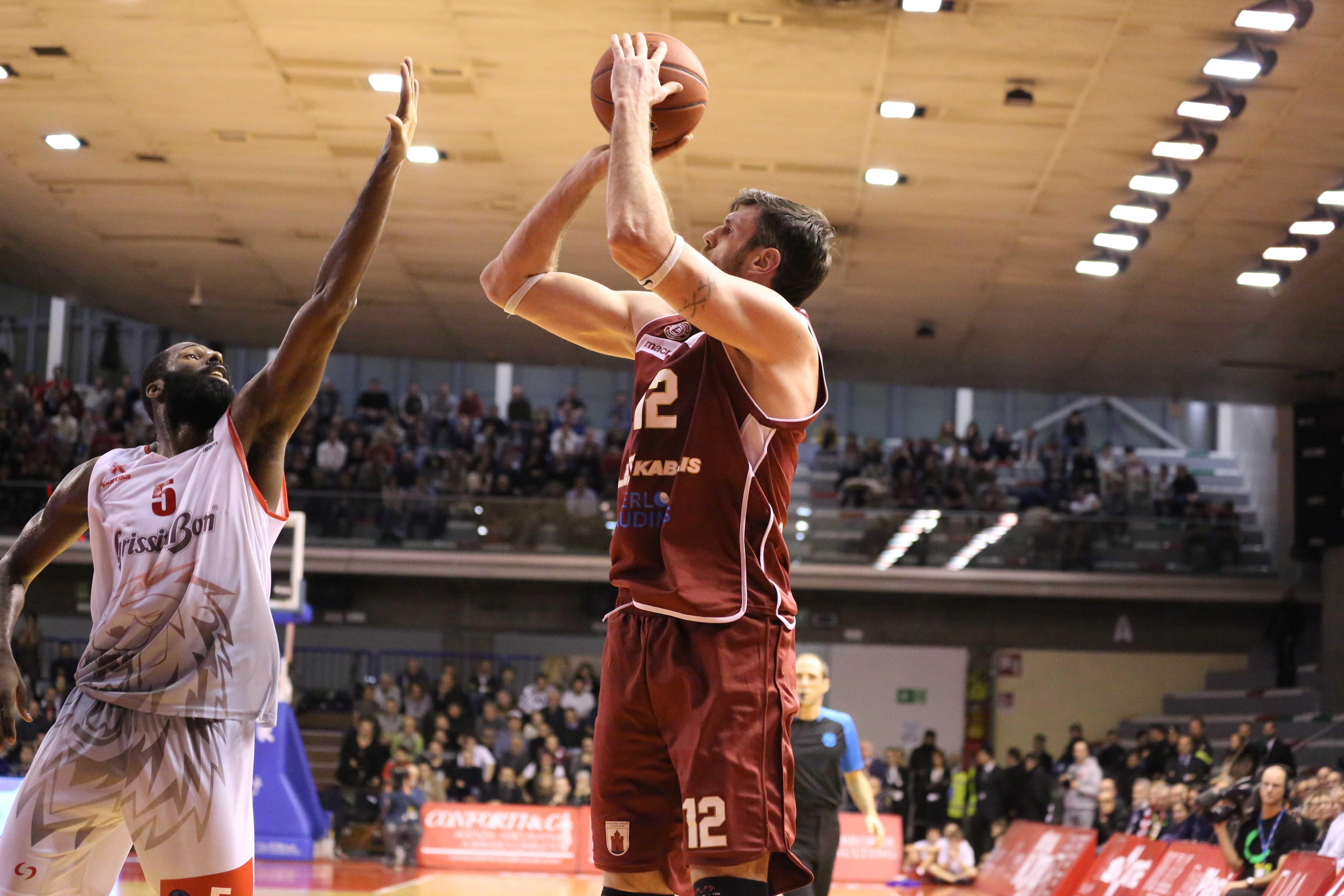 I Lavrinovic ko, la Grissin Bon alla Top 16 di Eurocup
