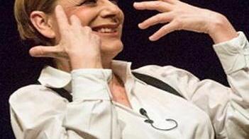 Aspettando l’anno nuovo a teatro ridendo con Maria Cassi