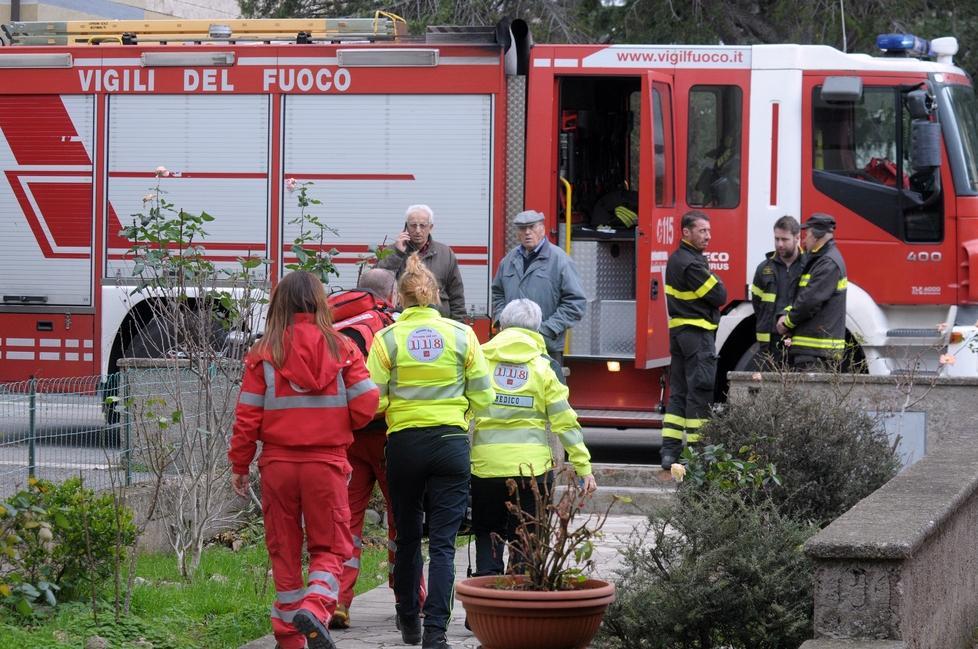 Non risponde ai vicini, trovata morta in casa