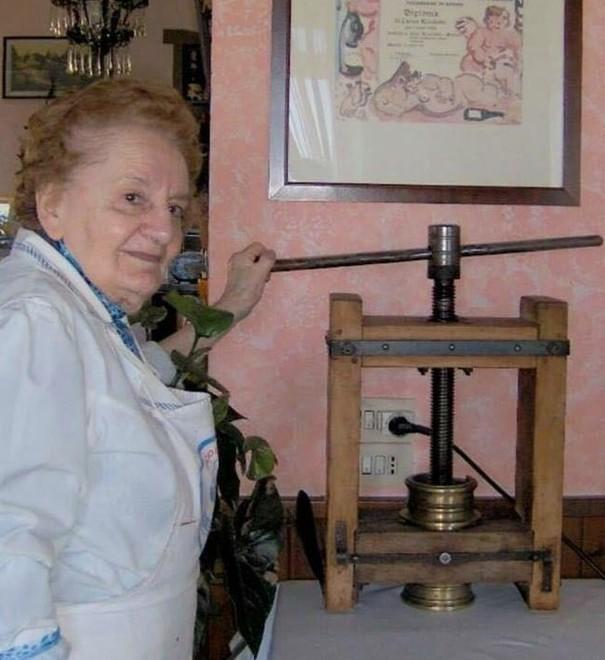 Oggi l’addio a Maria grande ristoratrice e cuoca di Pavarotti