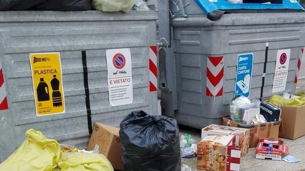 Turni notturni per ripulire la città