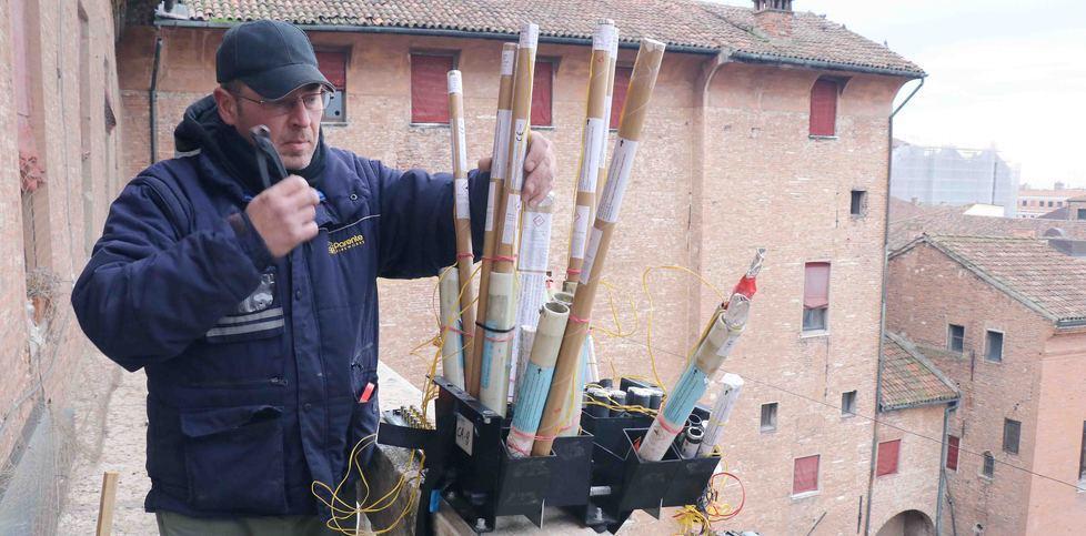 Pronti i fuochi dal castello. Ma lo show 2019 è a rischio 