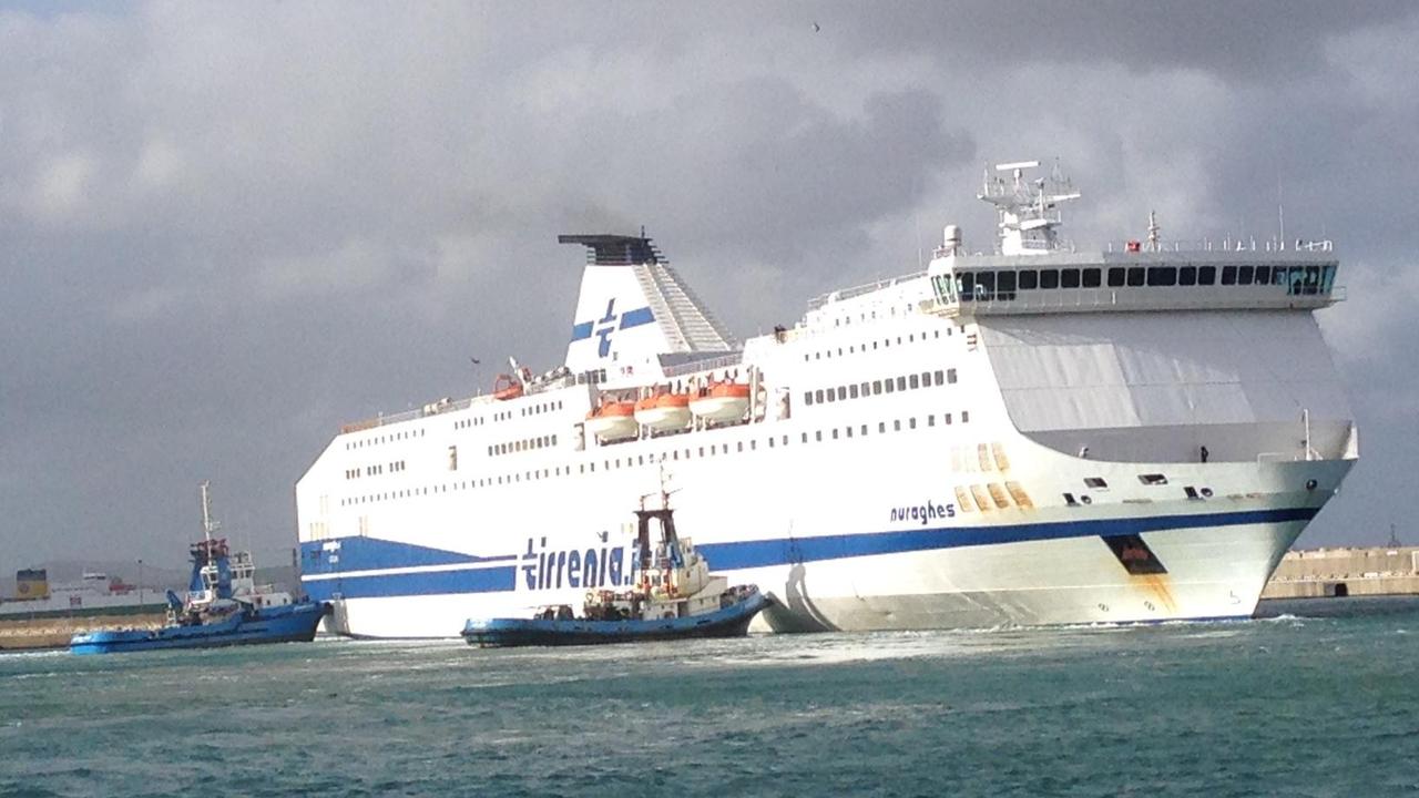 La nave Nuraghes della Tirrenia