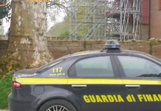 Modena, specialisti in riciclaggio: scovato socio occulto 