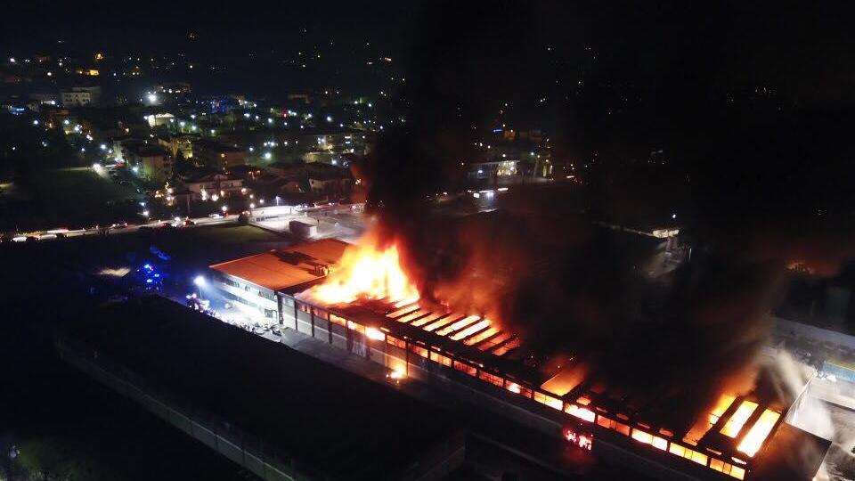 La foto dell'incendio alla Rox scattata da Graziano Del Carlo