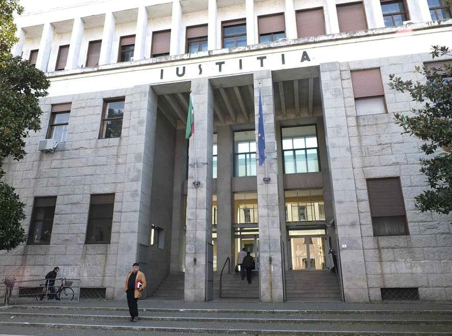 Patteggia dieci mesi di carcere dopo la lite al pranzo di Natale