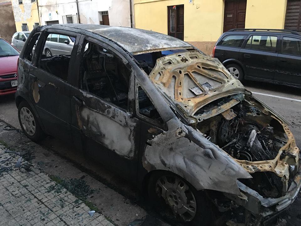 Sassari, incendiata l'auto del presidente dell'Integremio