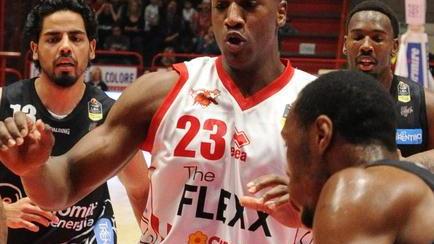 Diawara in azione con la maglia delal The Flexx Pistoia Basket