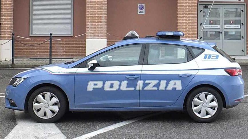 Lite in famiglia a Viareggio, spunta un coltello