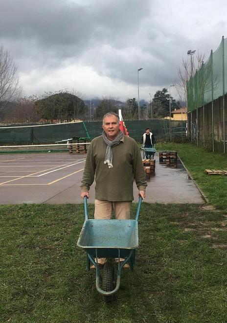 Professori, genitori e studenti puliscono l’Amedeo di Savoia 