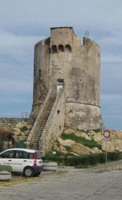 Un fulmine colpisce la Torre degli Appiani 