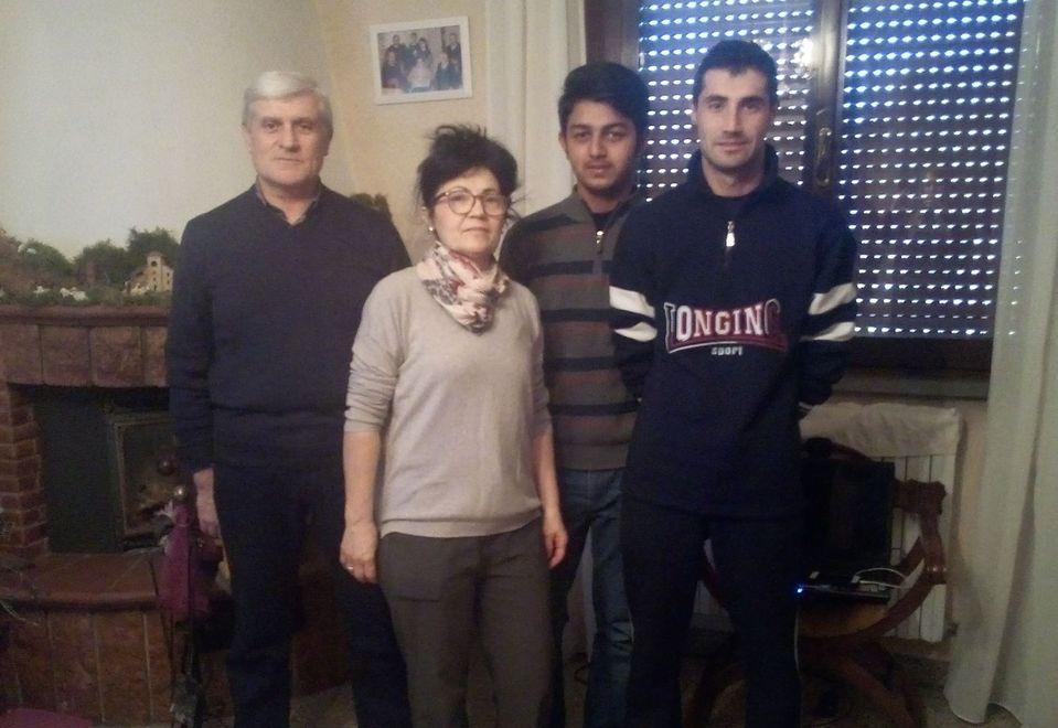 Carpi, ospitano in casa propria un profugo pakistano 