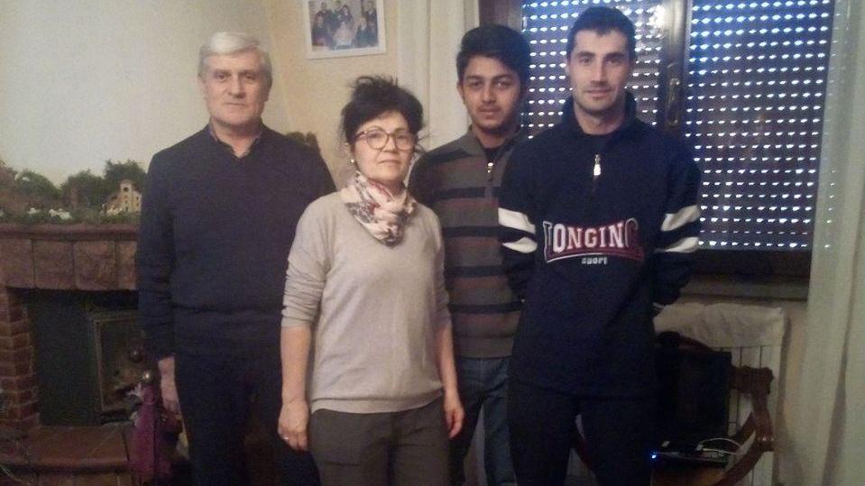 Carpi, ospitano in casa propria un profugo pakistano