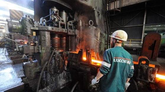 Rebrab e l'acciaio promesso: cassa integrazione per 2000
