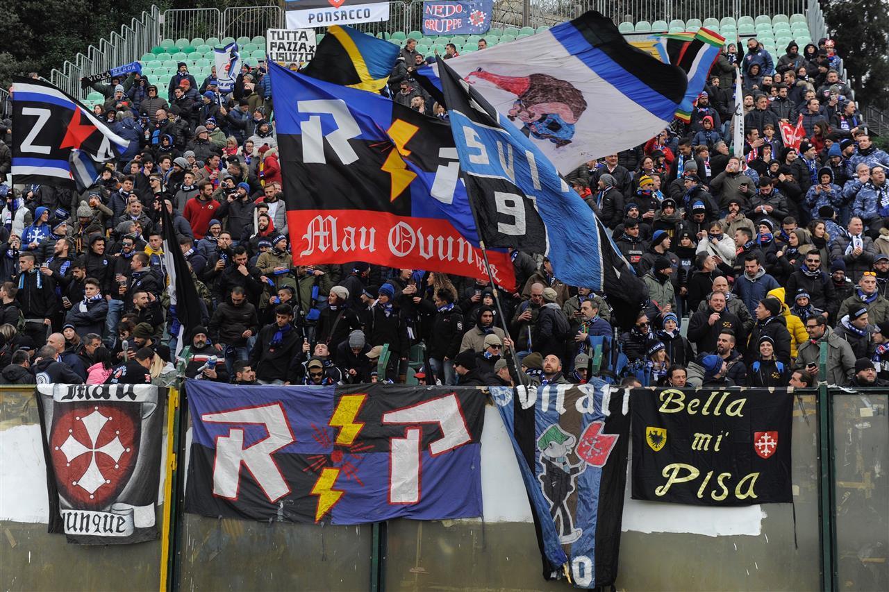 I tifosi del Pisa allo stadio Artemio Franchi (foto Massimo Sestini)