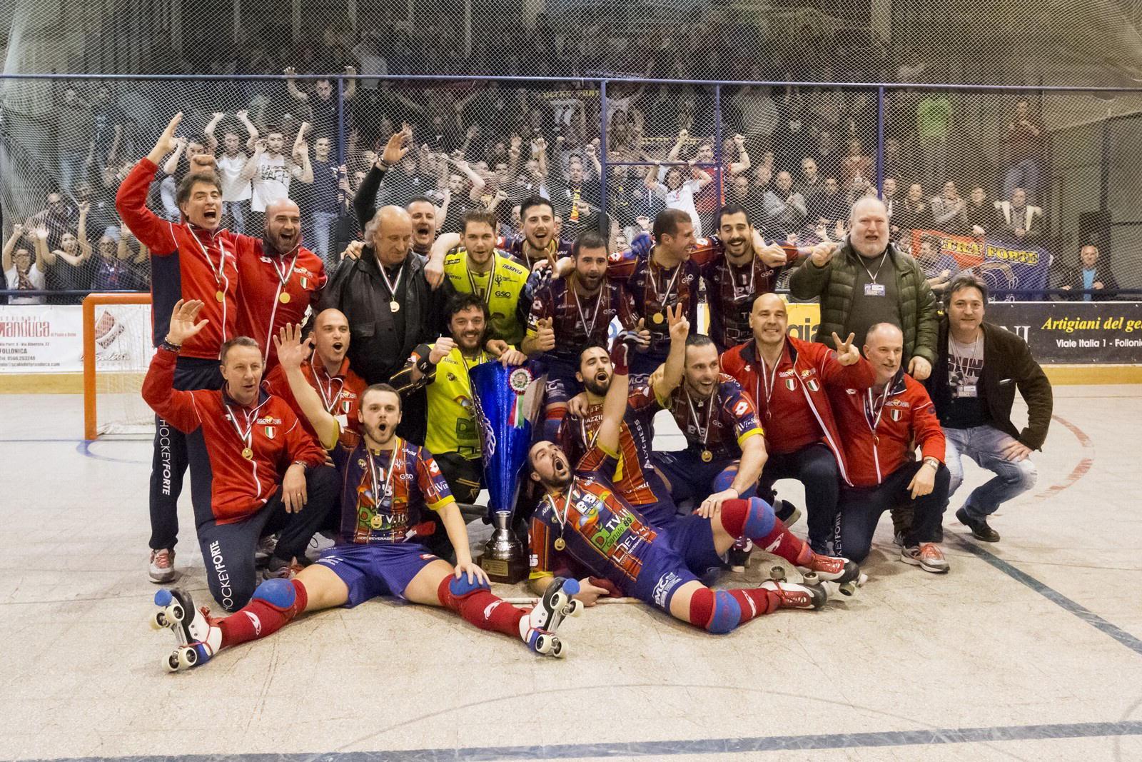 Il Forte festeggia la vittoria della Coppa Italia 2017 al Capannino di Follonica (foto Baldi)