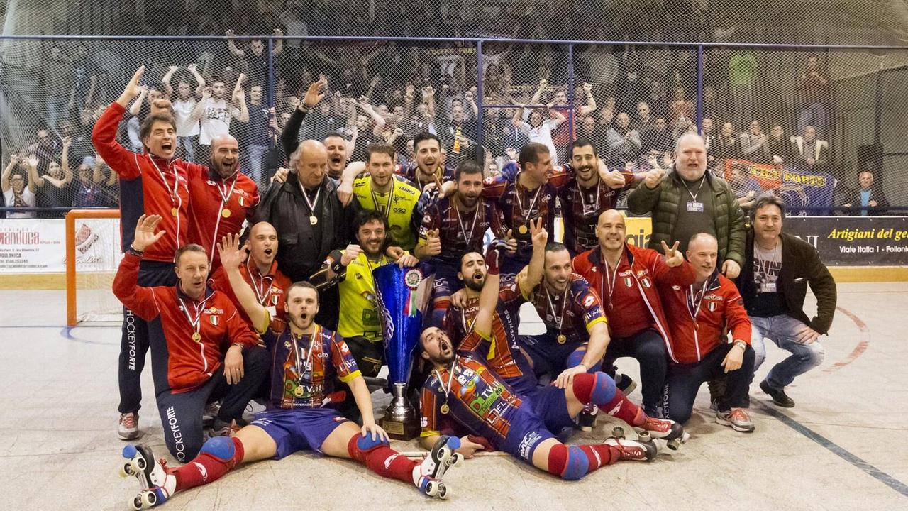 Il Forte festeggia la vittoria della Coppa Italia 2017 al Capannino di Follonica (foto Baldi)