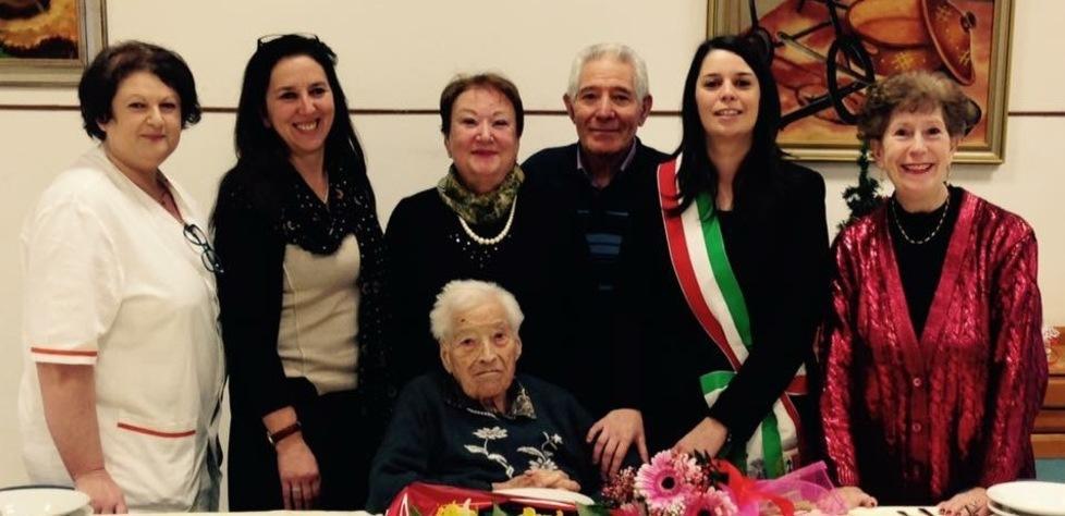 I 100 anni di nonna Carmela. E sono in cinque