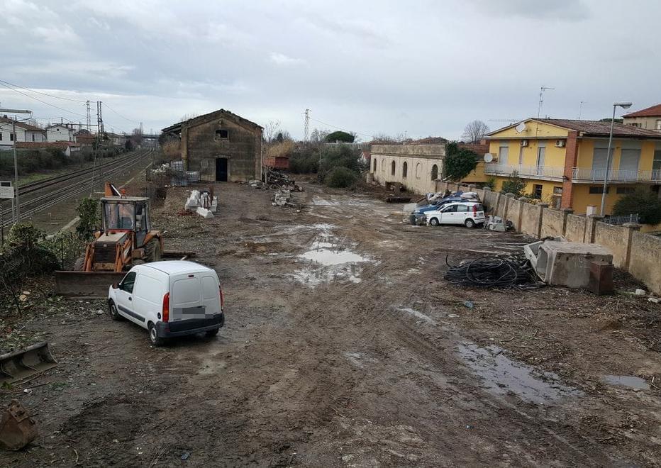 Continua la pulizia alla stazione