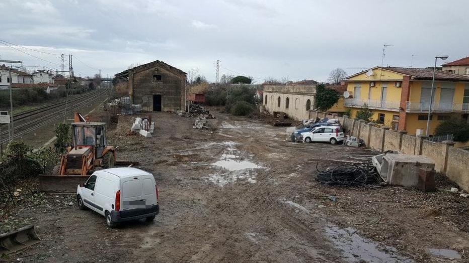 Continua la pulizia alla stazione