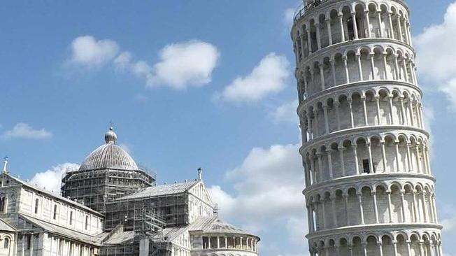 Rubano 3.800 euro a una famiglia di turisti, prese due ladre