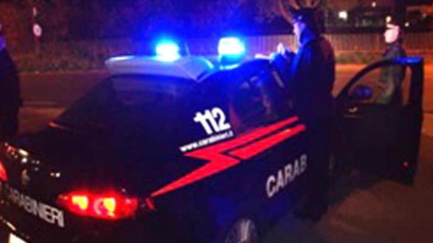 Minori su un’auto rubata inseguiti dai carabinieri