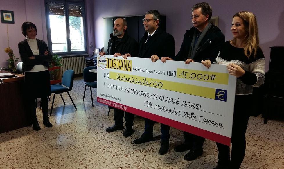 I 5 Stelle pagano gli infissi della segreteria