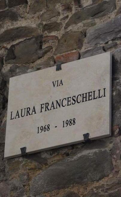 Lacrime e commozione Laura ora ha la sua via 