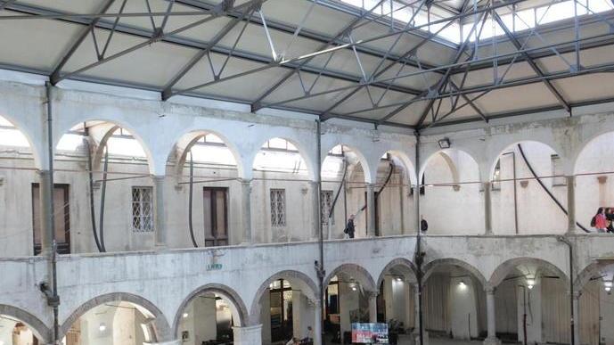 Un brindisi al nuovo anno per i clienti