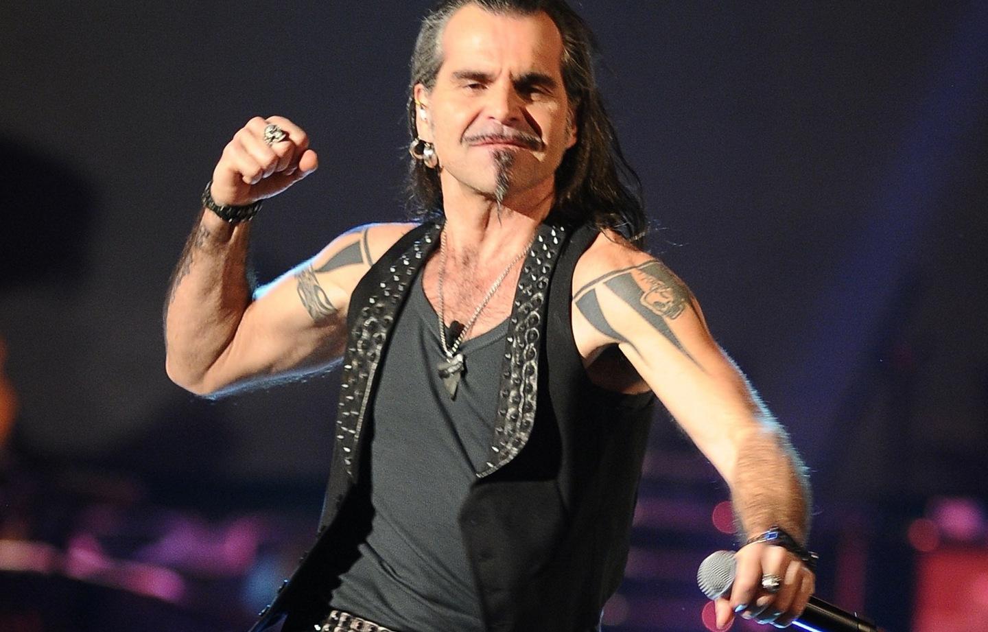 A Sassari il live di Piero Pelù sul palco con i suoi Bandidos 