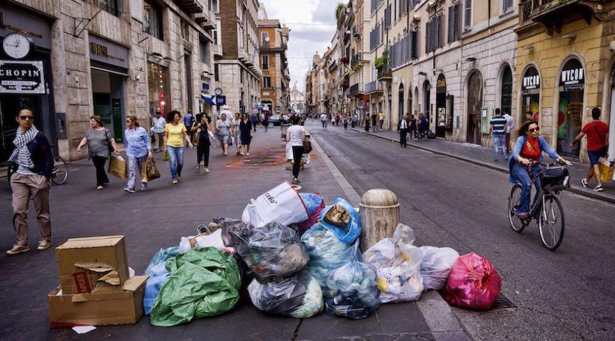 «Vi racconto la città eterna folle e spregevole paradiso» 