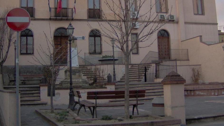 Genoni, assunzioni in Comune e polemiche