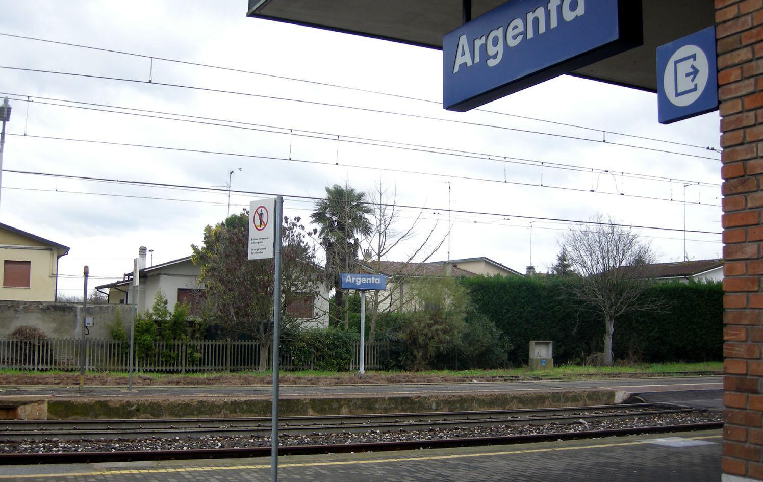 Stazione ferroviaria di Argenta