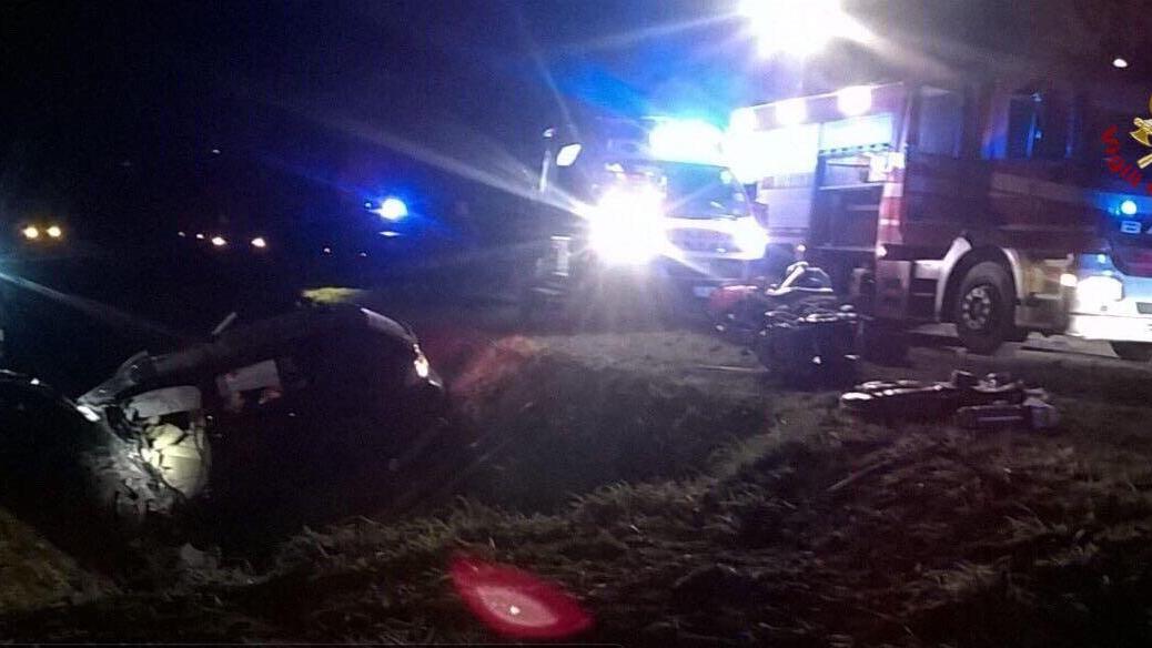 Un'immagine dell'incidente in cui ha perso la vita Fabio Russolillo (foto vigili del fuoco)