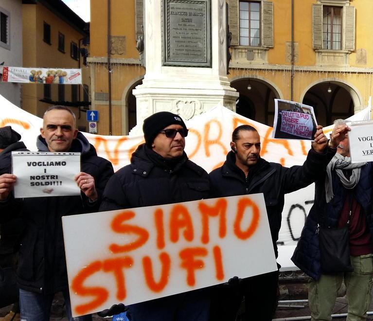 Sit-in davanti al Comune dei dipendenti ex Grassi 